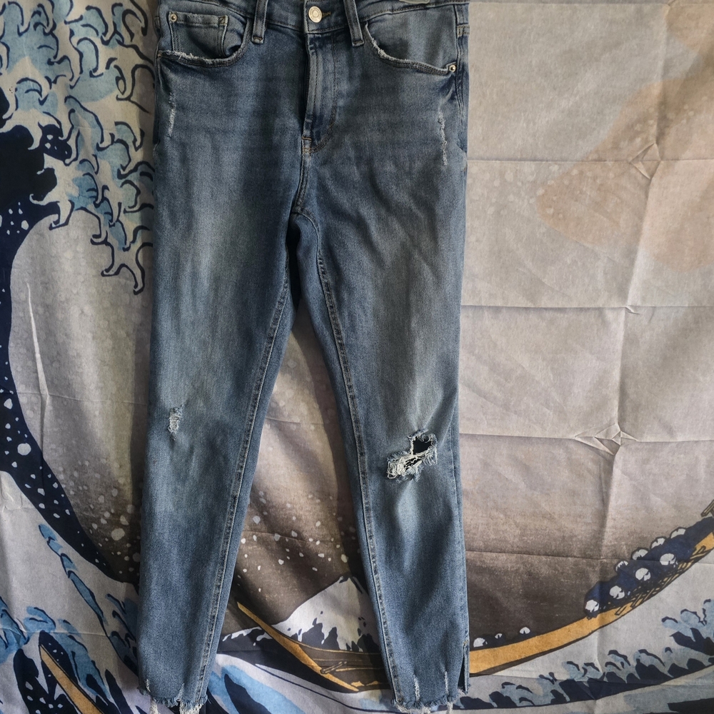 Kensie Distressed Blue Ankle Jeans